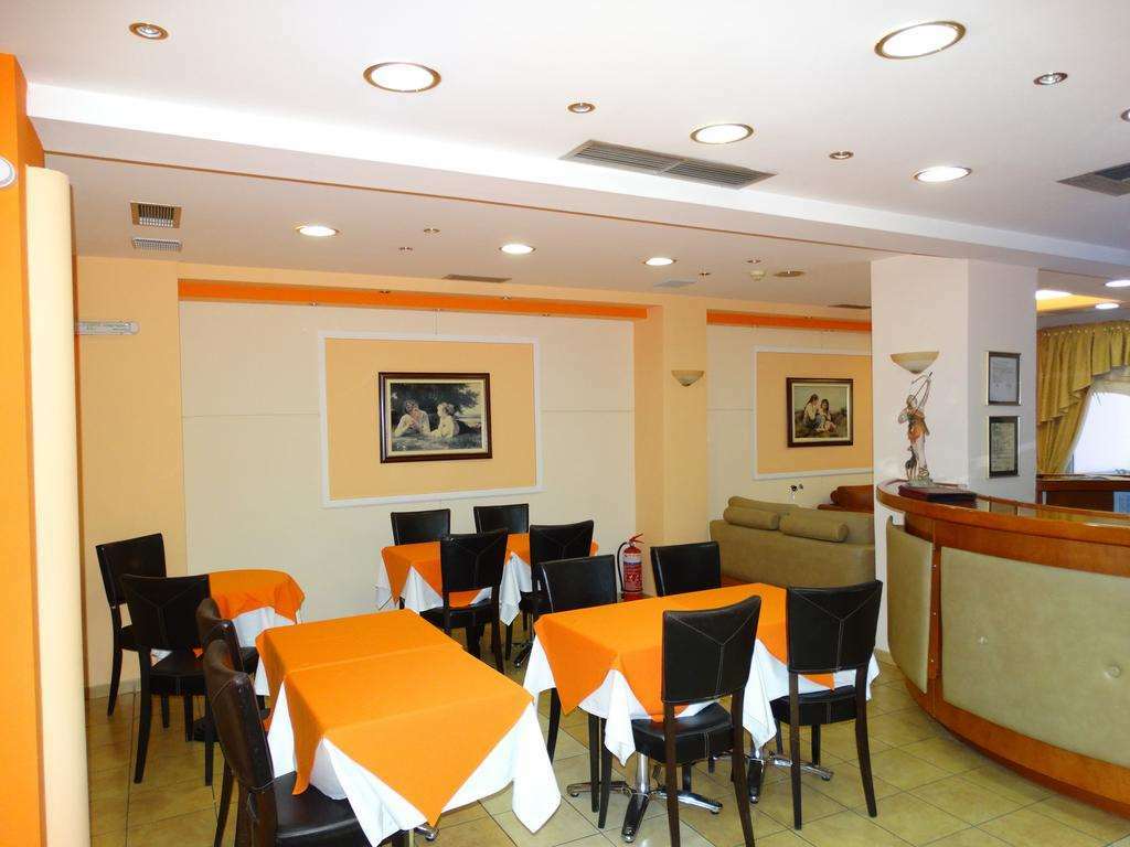 Faros II Hotell Pireus Restaurang bild